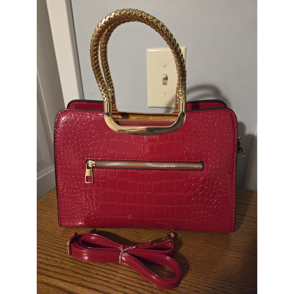 GORGEOUS!!  Red Bow Embossed Pattern Leather‎ - Picture 2 of 3